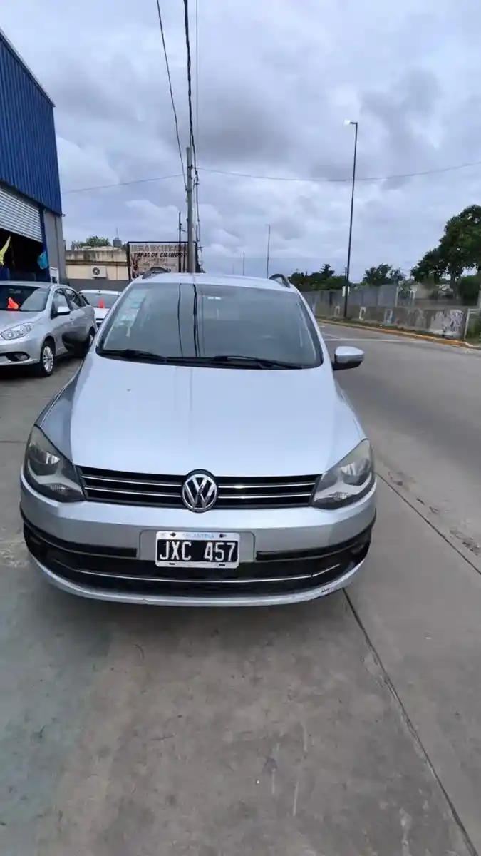 Volkswagen Suran 1.6 Imotion Comfortline 11A 2011 - foto 3