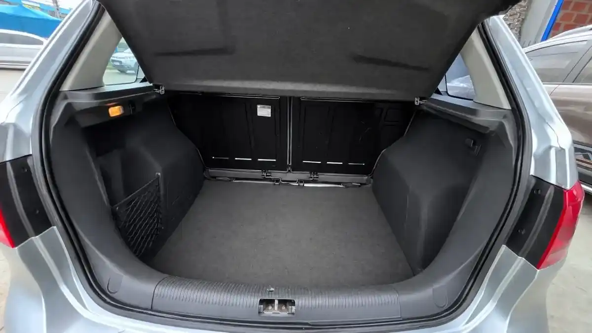 Volkswagen Suran 1.6 Imotion Comfortline 11A 2011 - foto 5