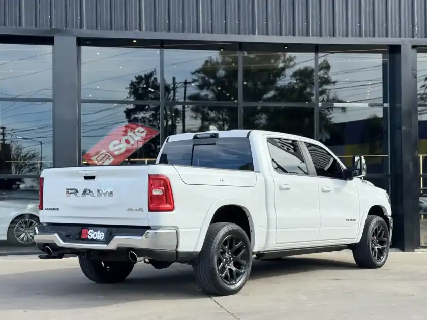 Ram 1500 3.0 Laramie 4X4 At8 2025 - foto 2
