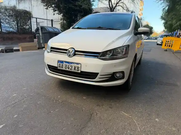 Volkswagen Suran 1.6 Highline Msi 110Cv 2016 - foto 2