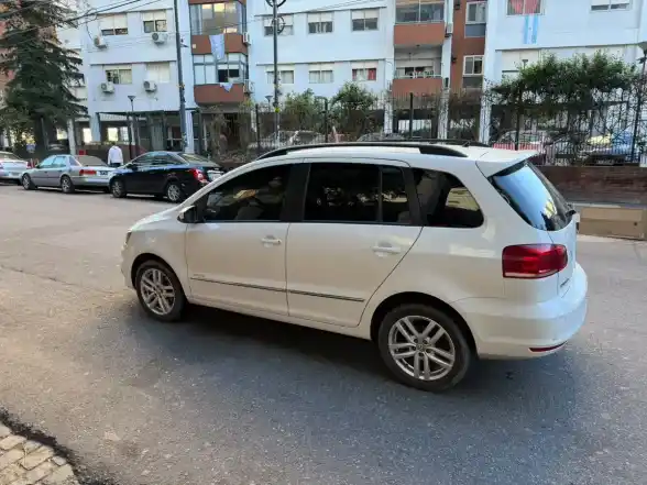 Volkswagen Suran 1.6 Highline Msi 110Cv 2016 - foto 3