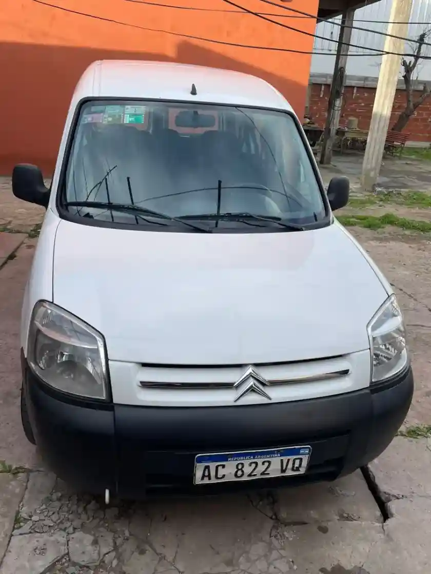 Citroën Berlingo Furgon 1.6 Hdi 92 Bussines Mixto 2018 - foto 1