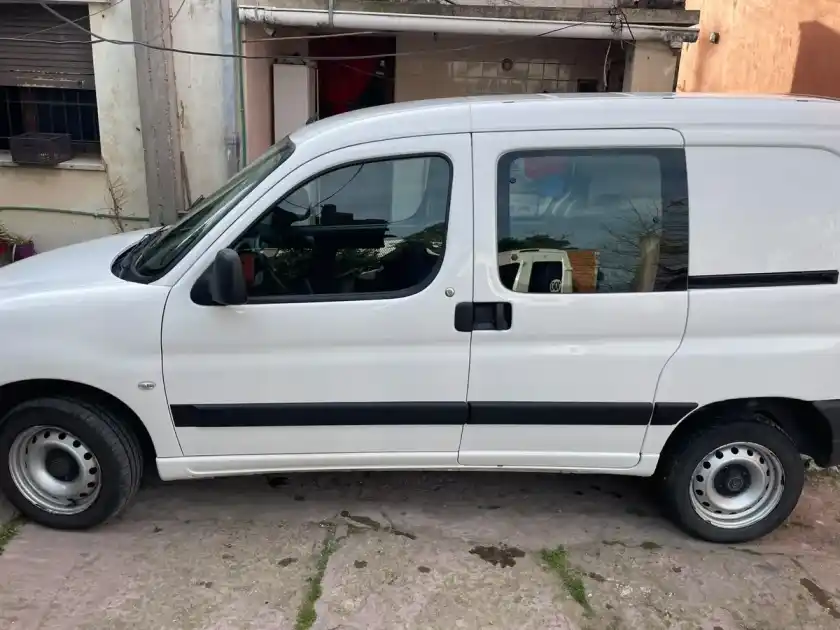 Citroën Berlingo Furgon 1.6 Hdi 92 Bussines Mixto 2018 - foto 2