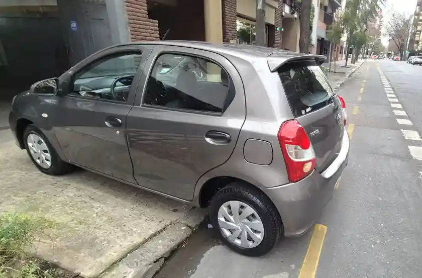 Toyota Etios 1.5 X 6Mt My19 2019 - foto 4
