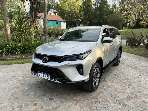 Toyota Sw4 2.8 Srx 204Cv 4X4 7As At 2025 - foto 1