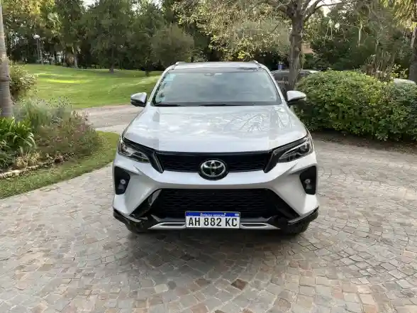 Toyota Sw4 2.8 Srx 204Cv 4X4 7As At 2025 - foto 2