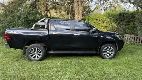 Toyota Hilux Pick-Up 2.8 Cd Srx 177Cv 4X4 At 2016 - foto 4