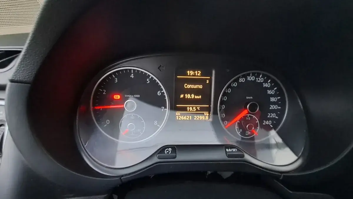 Volkswagen Suran 1.6 Highline 101Cv 11C 2012 - foto 3