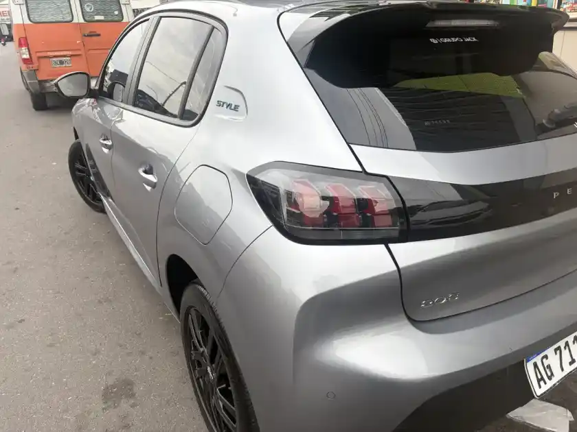 Peugeot 208 1.6 Style Tiptronic 2024 - foto 4