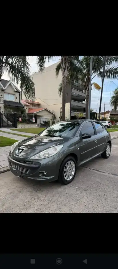 Peugeot 207 2010 - foto 1