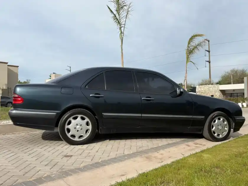 Mercedes-Benz Clase E 3.2 E320 Cdi Elegance Plus At 2001 - foto 4