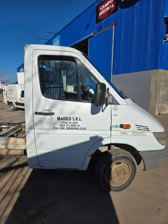 Mercedes-Benz Sprinter 2.1 413 Chasis Cab 4025 (H3Dx6) 2011 - foto 1