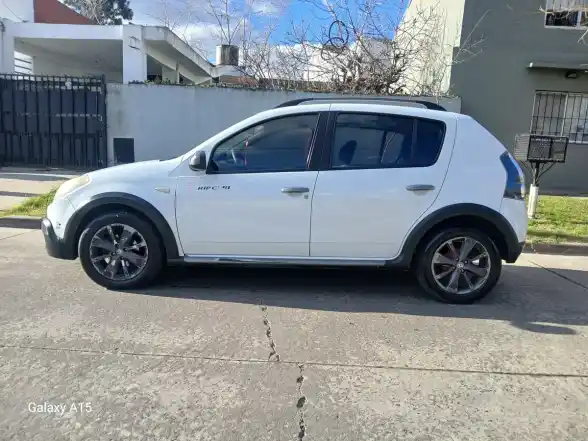 Renault Sandero Stepway 1.6 Rip Curl 105Cv 2013 - foto 4