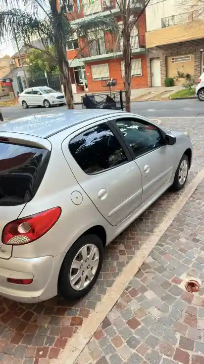 Peugeot 207 1.4 Active 75Cv 2013 - foto 3