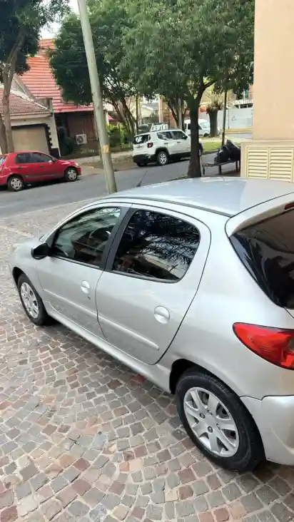 Peugeot 207 1.4 Active 75Cv 2013 - foto 4