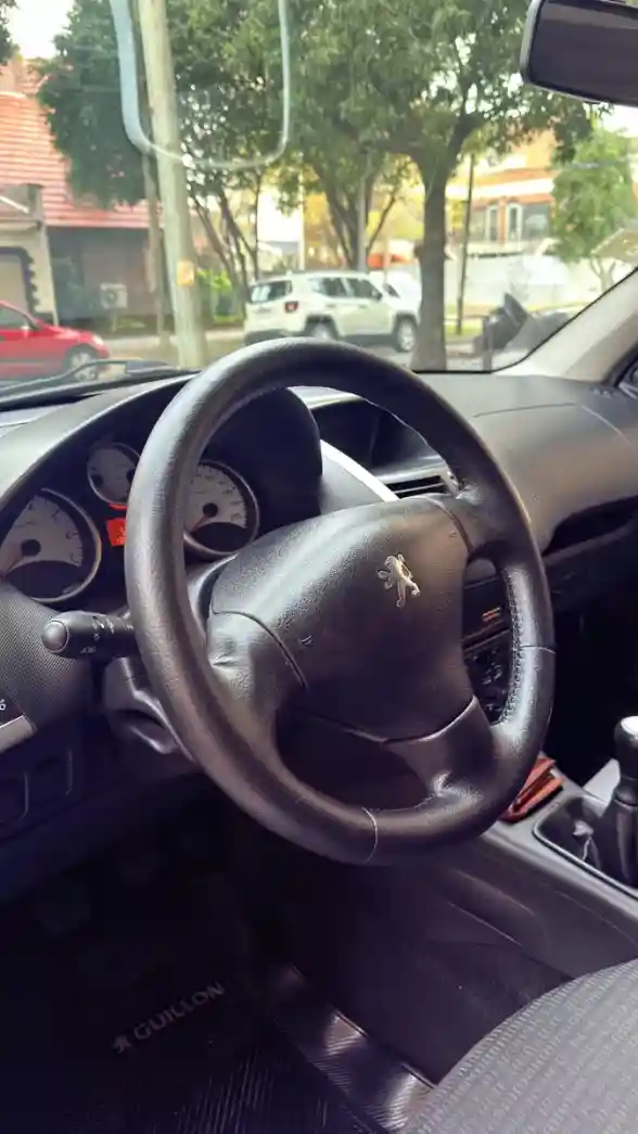 Peugeot 207 1.4 Active 75Cv 2013 - foto 5