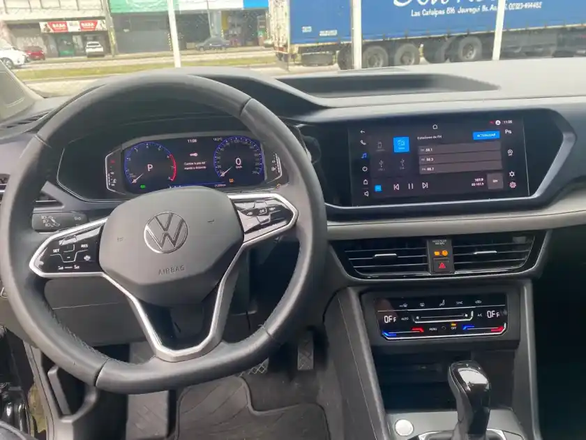 Volkswagen Taos 1.4 250 Tsi Comfortline Tiptronic 2025 - foto 4