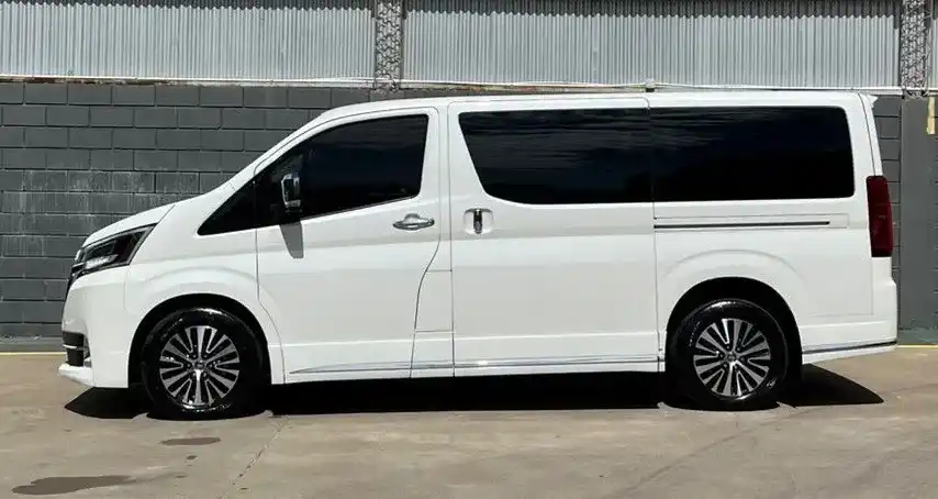 Toyota Hiace Wagon 2,8 Diesel 6At 10A 2024 2024 - foto 4