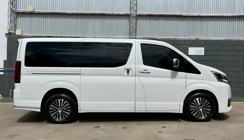 Toyota Hiace Wagon 2,8 Diesel 6At 10A 2024 2024 - foto 5