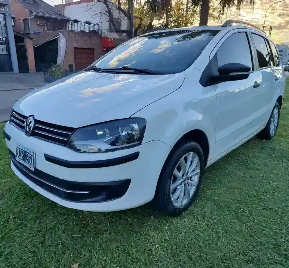 Volkswagen Suran 1.6 Trendline 11B 2014 - foto 1