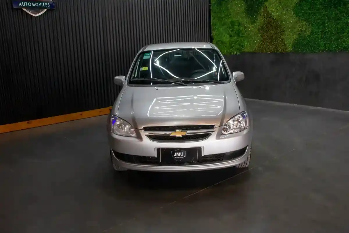Chevrolet Classic Ls 4Ptas Abs + Airbag 2016 - foto 2