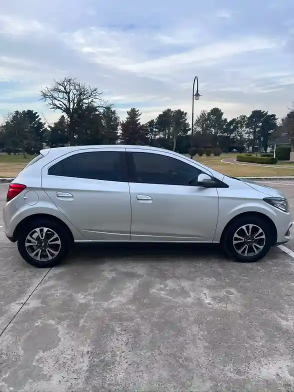 Chevrolet Onix 1.4 Ltz At 98Cv 2016 - foto 2