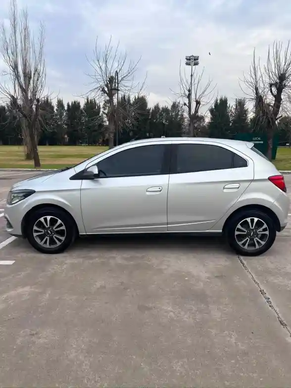 Chevrolet Onix 1.4 Ltz At 98Cv 2016 - foto 3