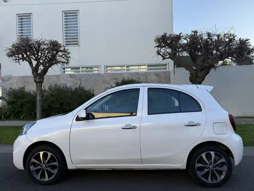 Nissan March 1.6 Advance Media Tech 107Cv 2019 - foto 4