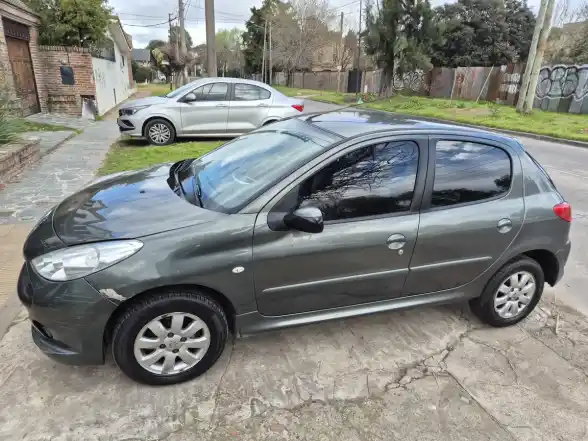 Peugeot 207 Compact 1.4 Xs 2010 - foto 2