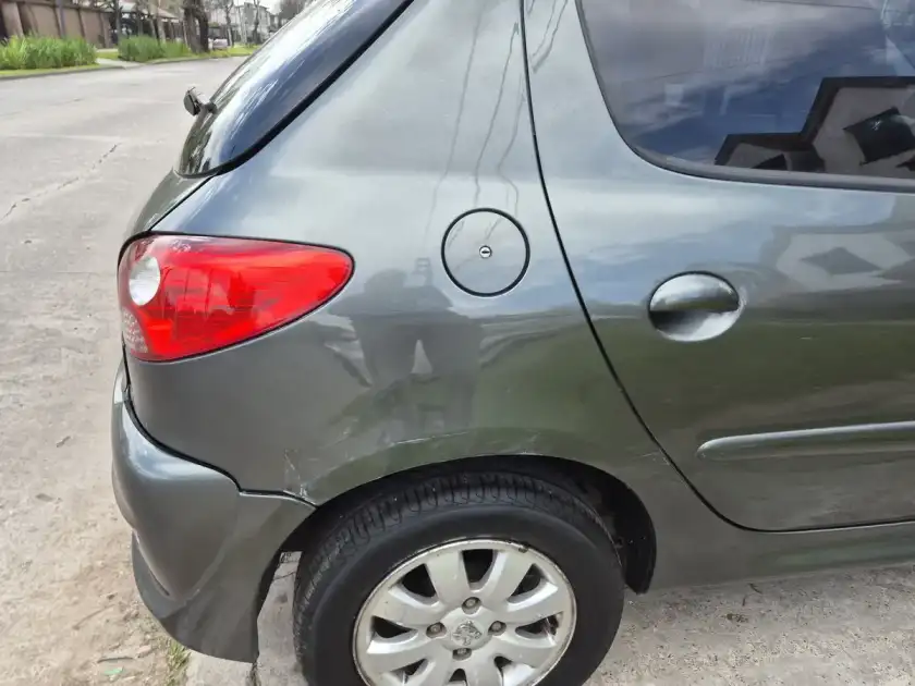 Peugeot 207 Compact 1.4 Xs 2010 - foto 4