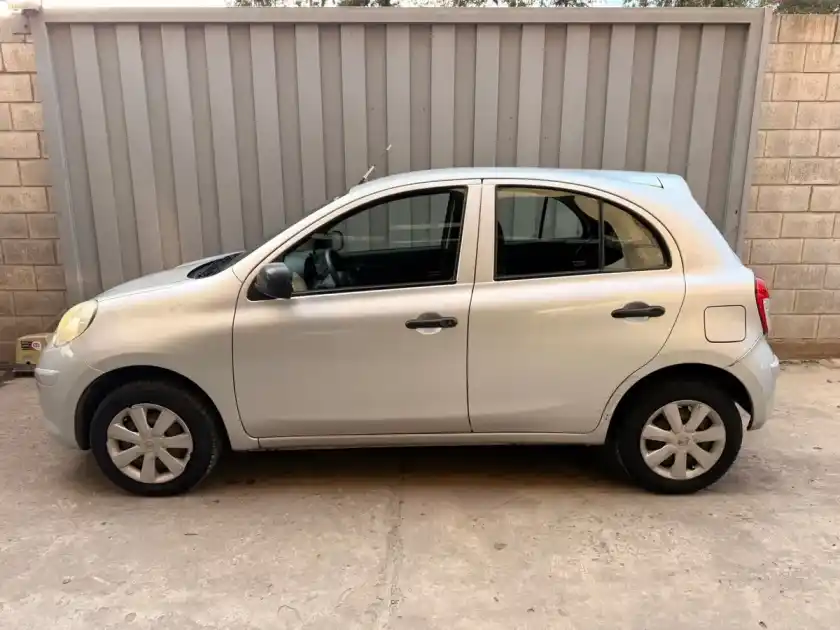 Nissan March 1.6 Active 107Cv May14 2016 - foto 2