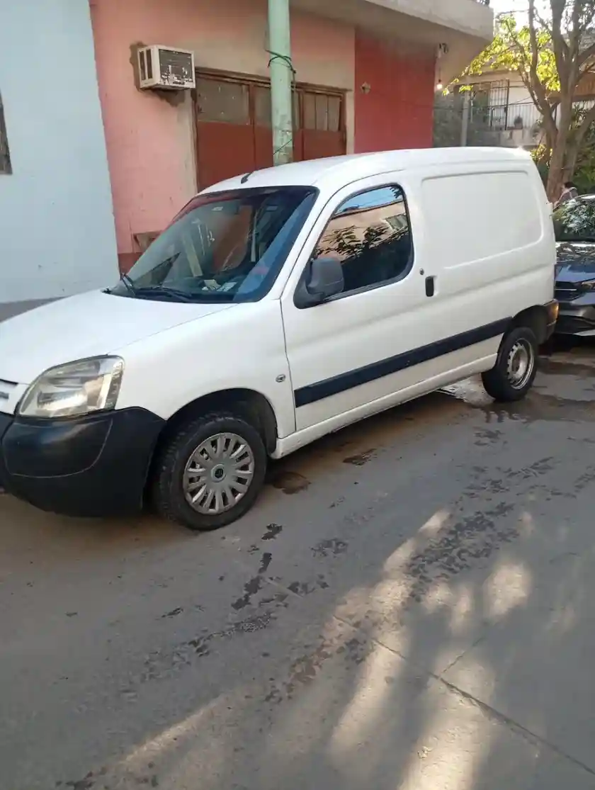 Citroën Berlingo Furgon 1.6 Bussines Hdi 92Cv Am54 2015 - foto 1