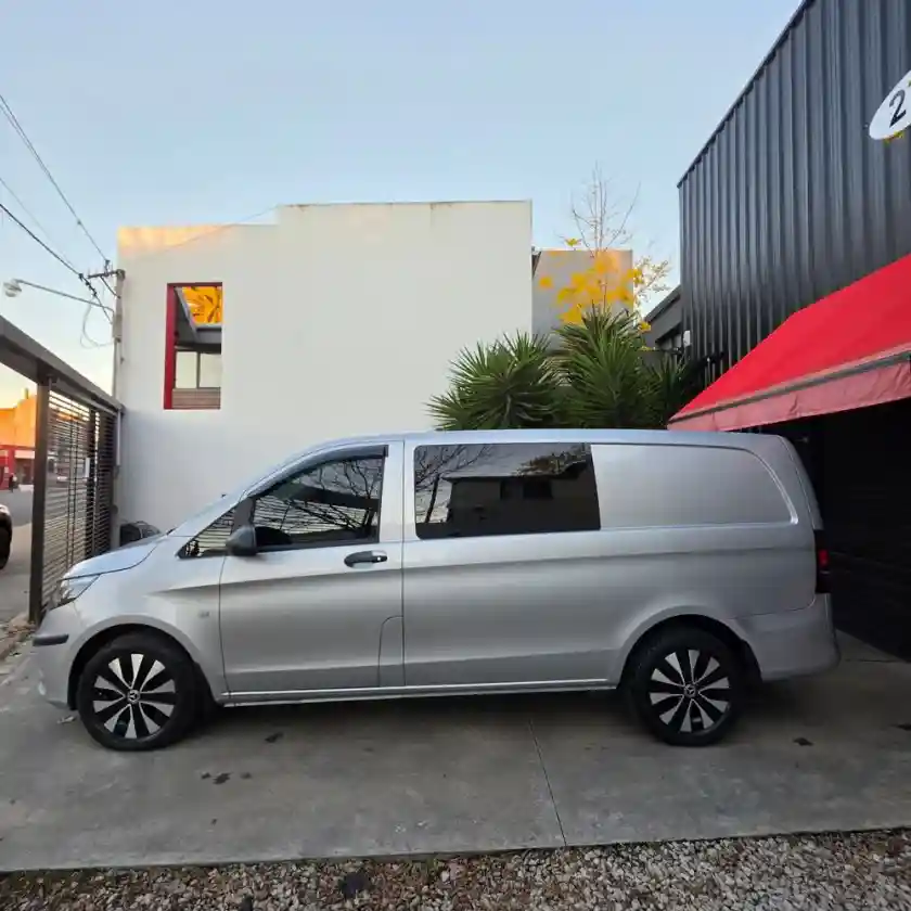 Mercedes Vito Furgón Mixto 111 Cdi Ac 2023 - foto 3