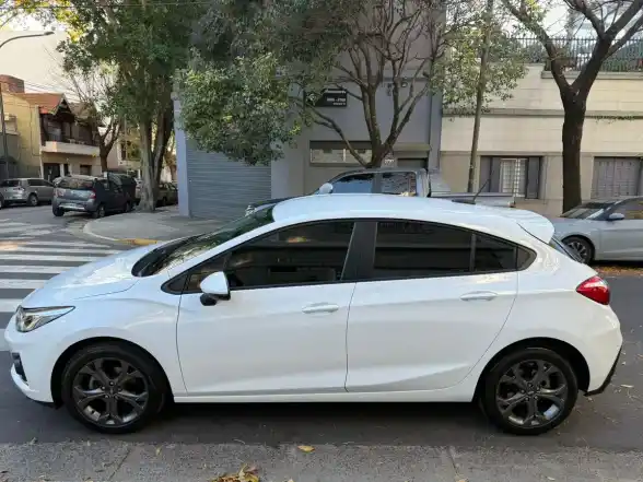 Chevrolet Cruze 5 1.4 Lt At 5P 2023 - foto 4