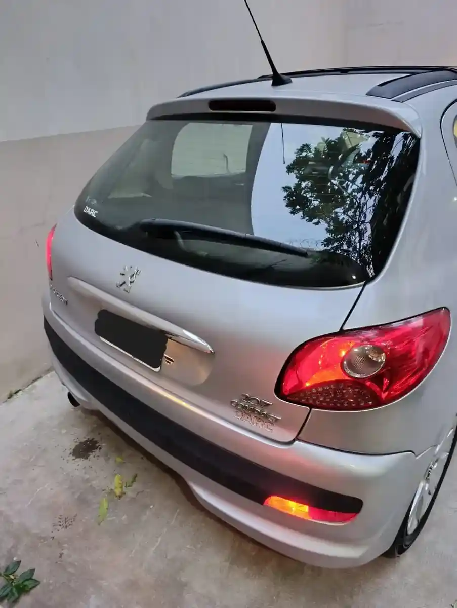 Peugeot 207 Compact 1.6 Sedan Xt Tiptronic 2009 - foto 4