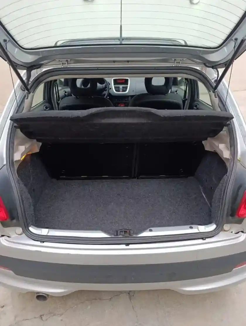Peugeot 207 Compact 1.6 Sedan Xt Tiptronic 2009 - foto 5