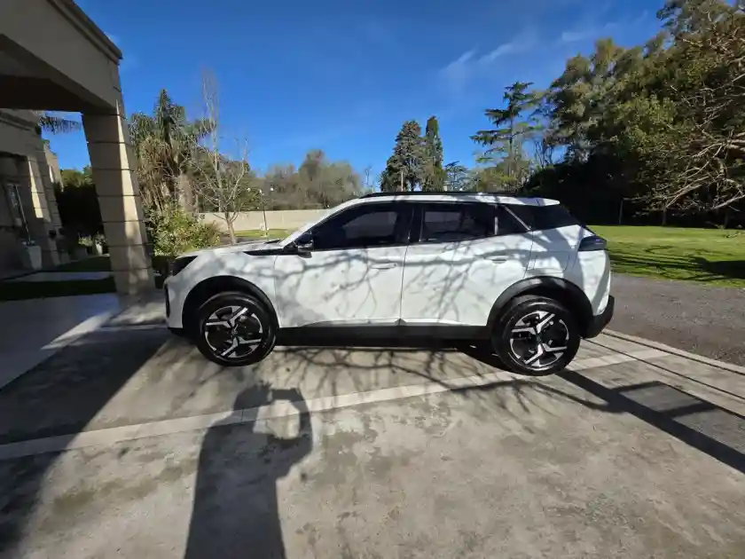Peugeot 2008 1.2 Allure Pack 2025 - foto 4