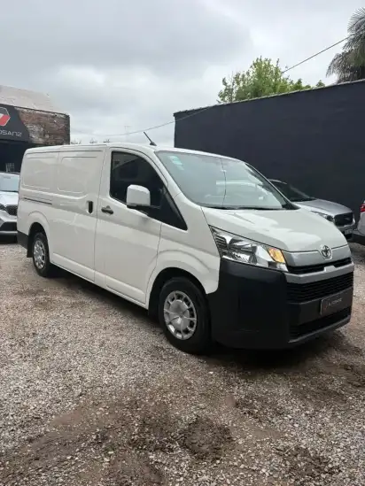 Toyota Hiace 2.8 Tdi Furgón 6At L1H1 3A 4P 2022 - foto 3