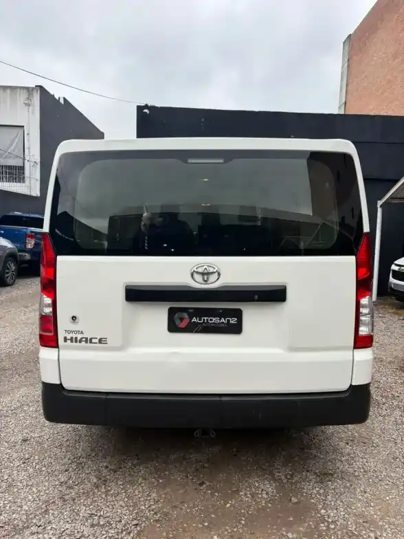 Toyota Hiace 2.8 Tdi Furgón 6At L1H1 3A 4P 2022 - foto 5