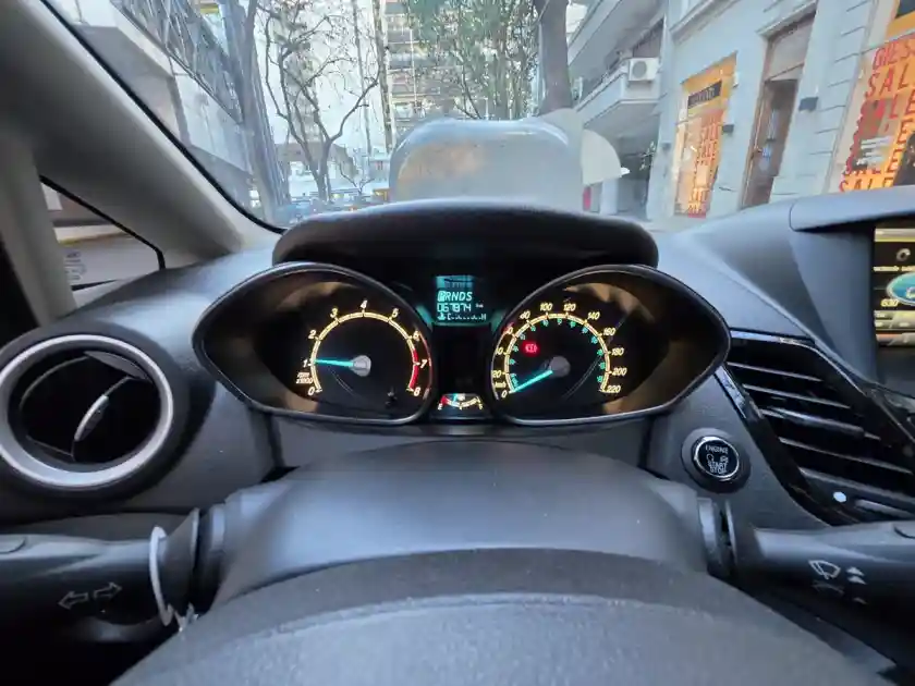 Ford Fiesta Kinetic 1.6 Se Plus Powershift 120Cv 2018 - foto 2