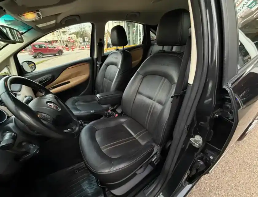 Fiat Linea 1.8 Absolute 130Cv Dualogic 2018 - foto 3