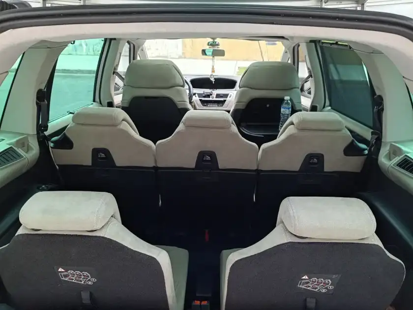 Citroën Grand C4 Picasso 2.0 Bva 143Cv 2009 - foto 5