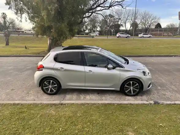 Peugeot 208 1.6 Allure Plus Hdi 2018 - foto 4