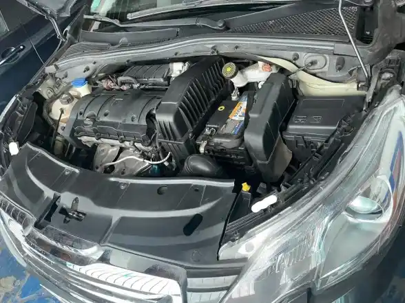 Peugeot 2008 1.6 Feline 2018 - foto 2