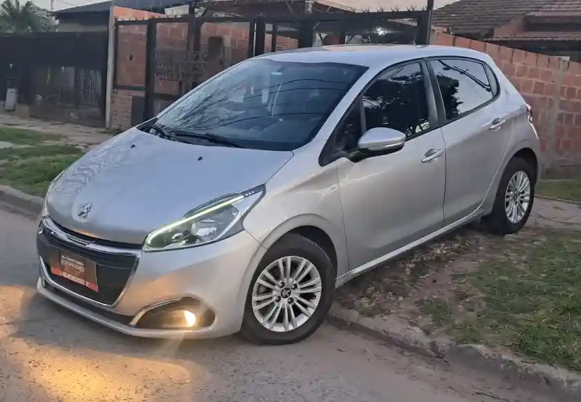 Peugeot 208 1.6 Allure 2019 - foto 1
