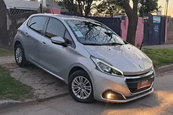 Peugeot 208 1.6 Allure 2019 - foto 2