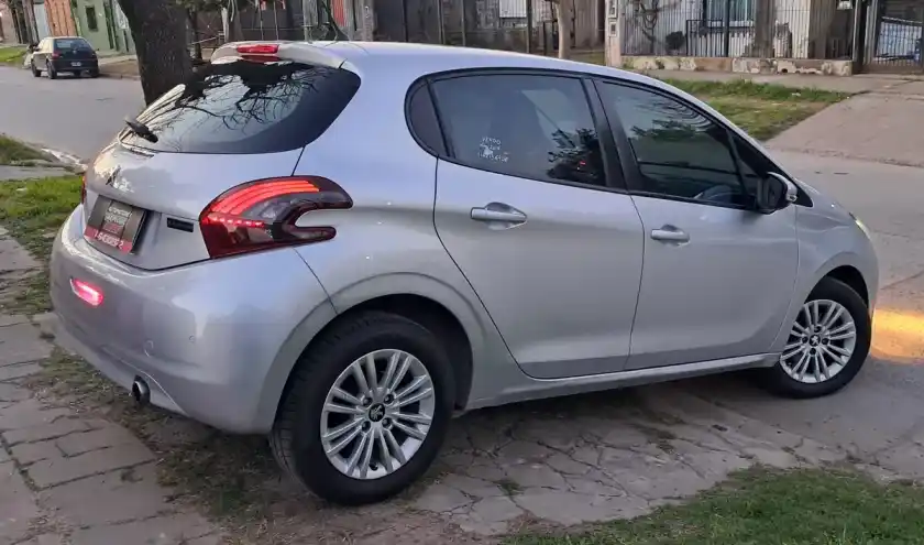 Peugeot 208 1.6 Allure 2019 - foto 4