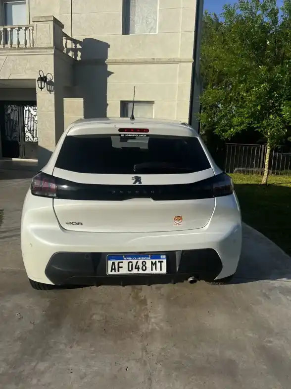 Peugeot 208 1.6 Allure Tiptronic 2022 - foto 4