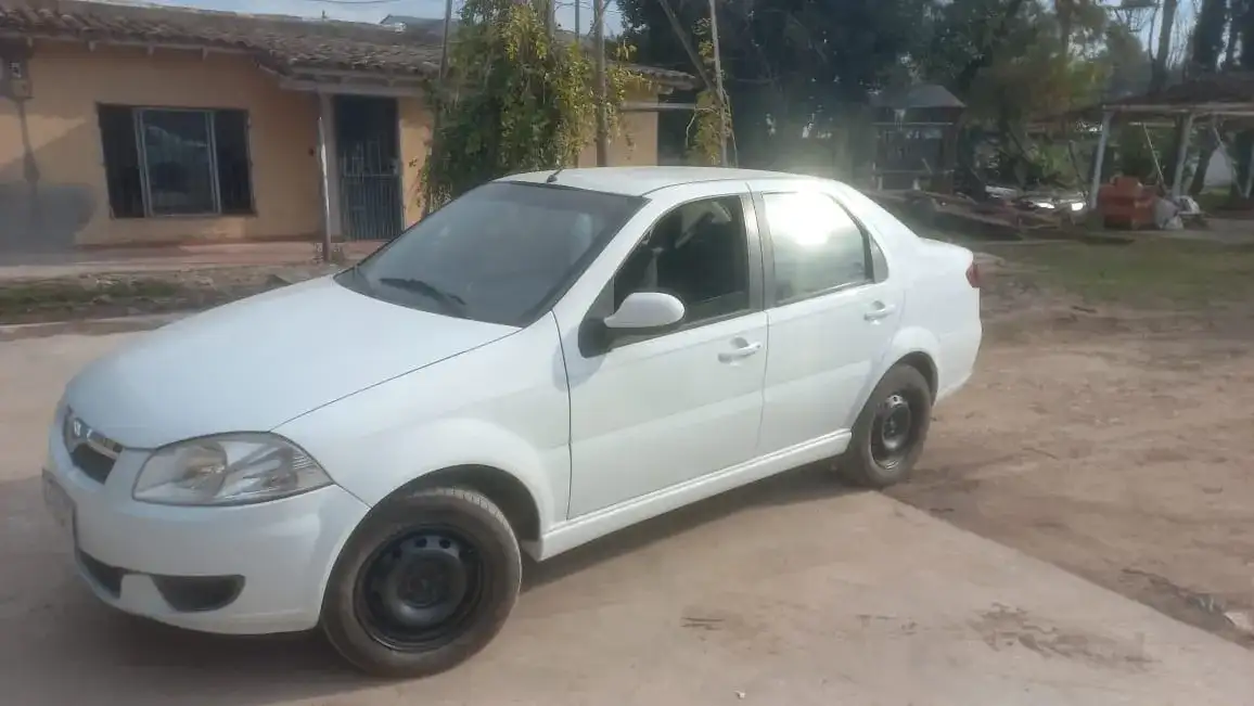 Fiat Siena 1.4 El 85Cv C/Gnc 2017 - foto 1
