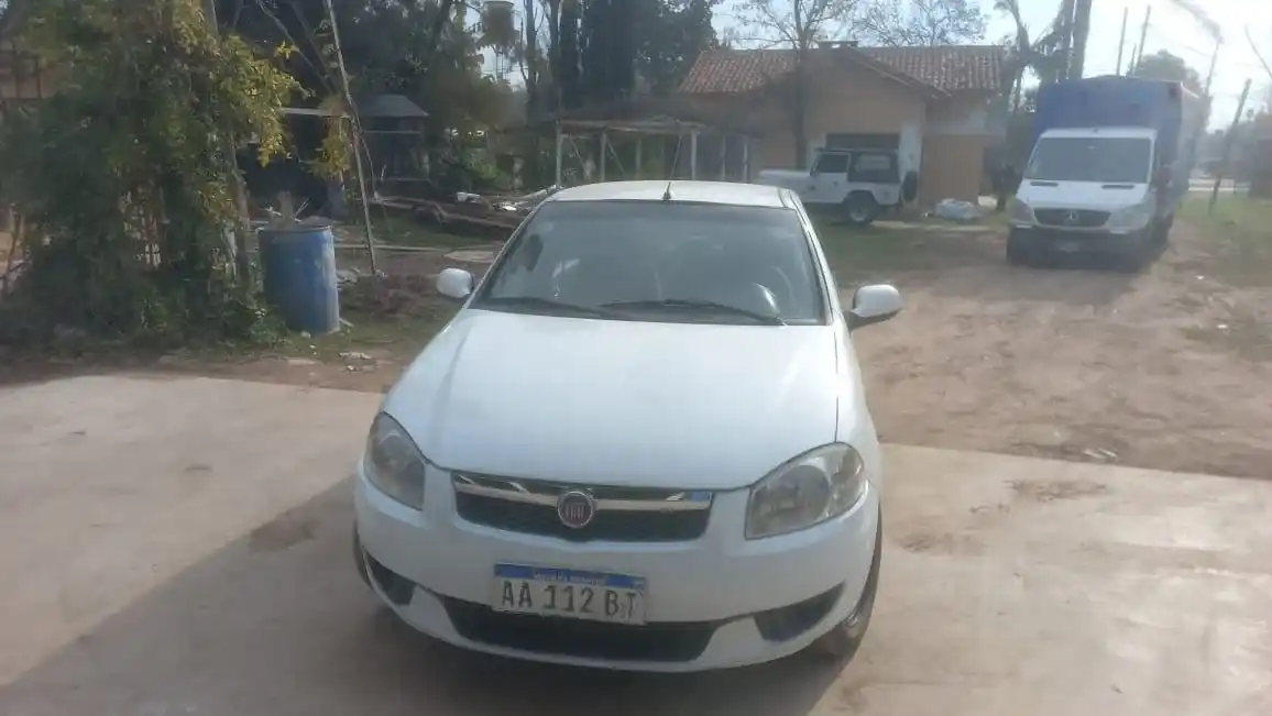 Fiat Siena 1.4 El 85Cv C/Gnc 2017 - foto 2